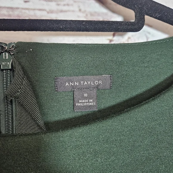 Ann Taylor Green Knee Length Dress Size 10 - Picture 3 of 11